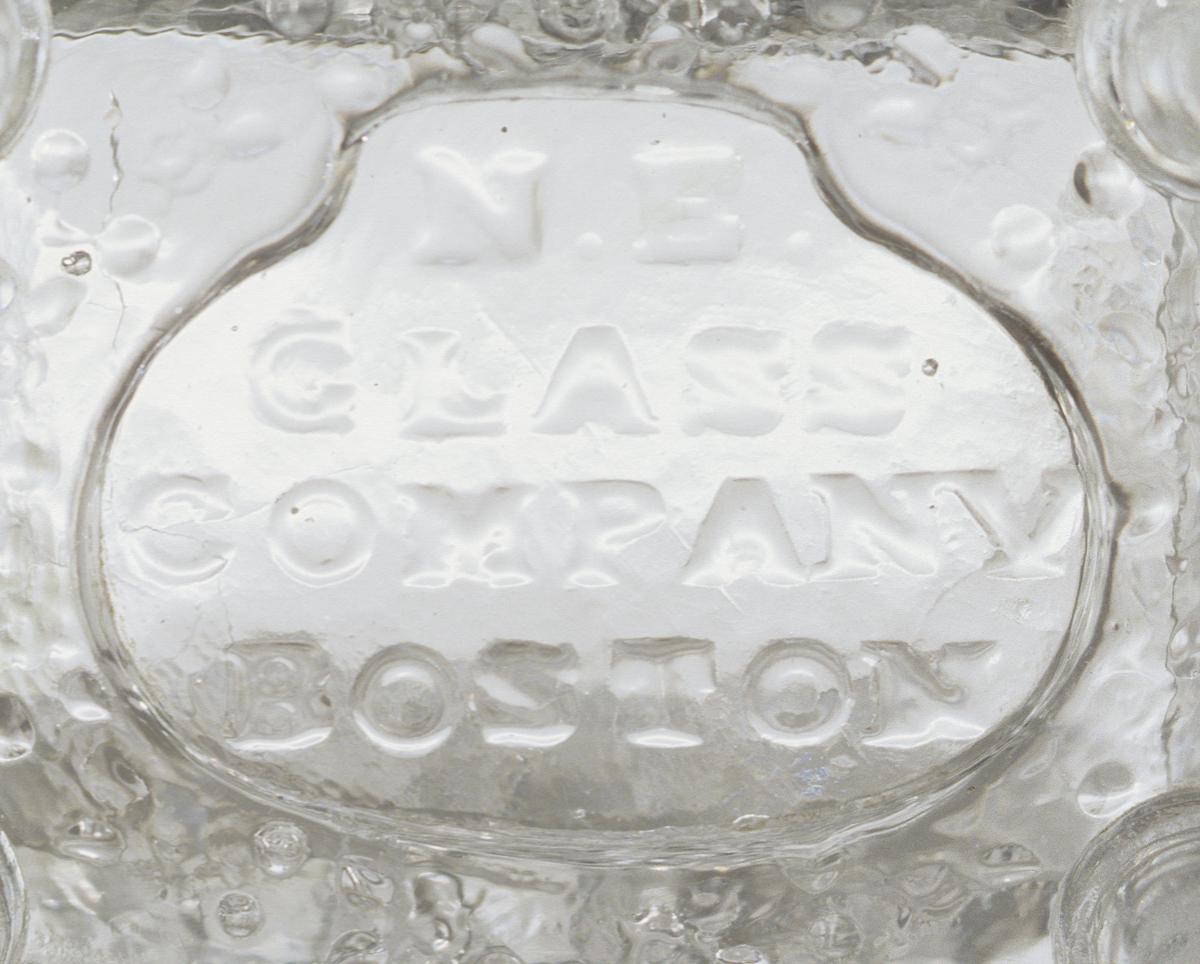 1992.0077 Glass salt dish (bottom-mark)