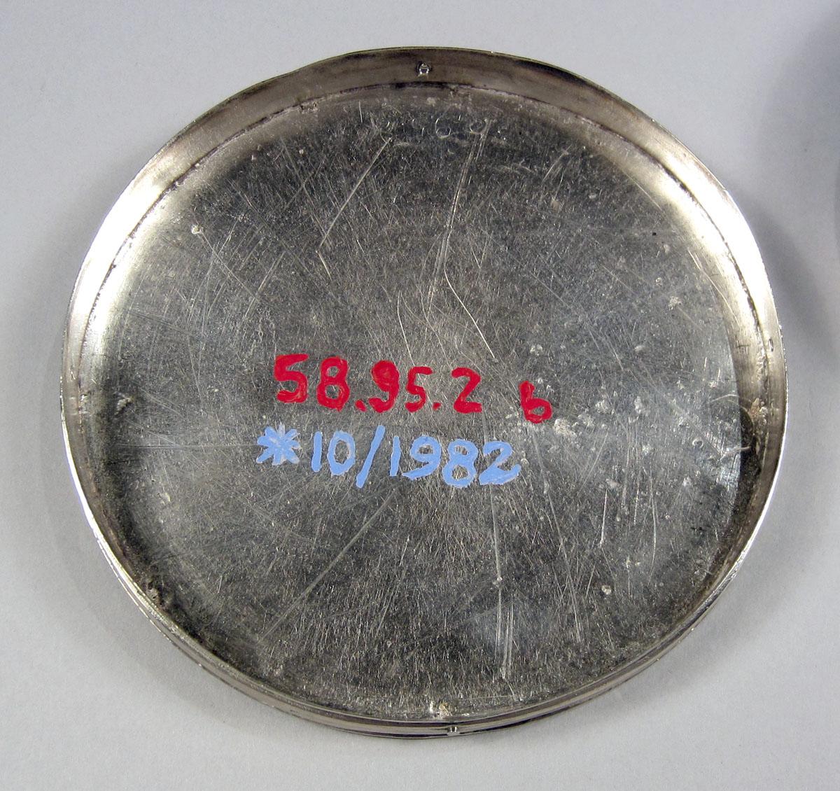 1958.0095.002 B Silver Tobacco Box interior