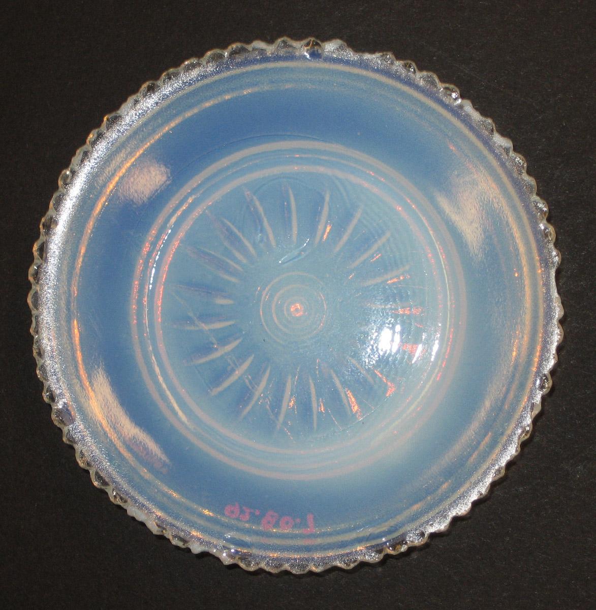 1992.0080.007 Glass cup plate