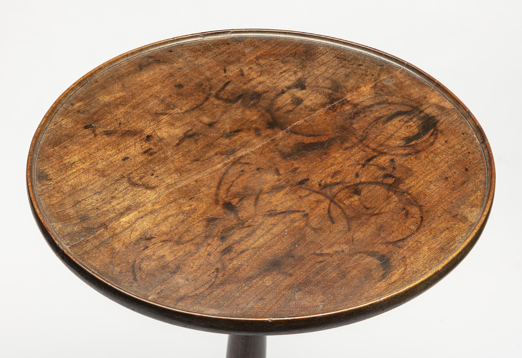 1992.0090 Candlestand, detail 1