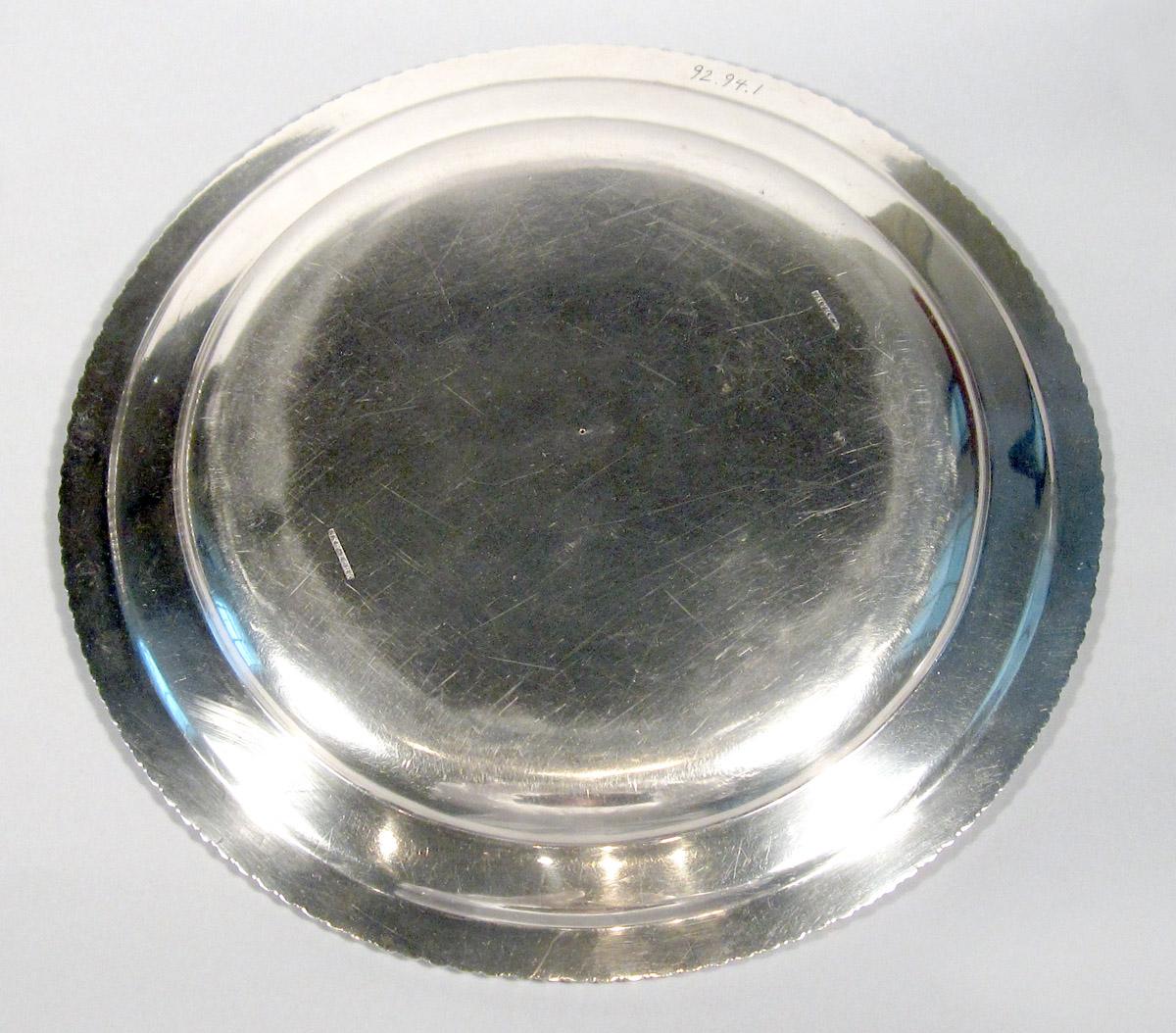 1992.0094.001 Silver Service Plate underside