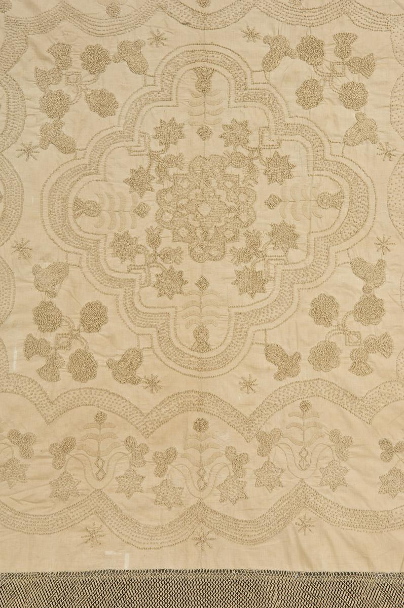 1952.0345.005 Bedcover (detail 1)
