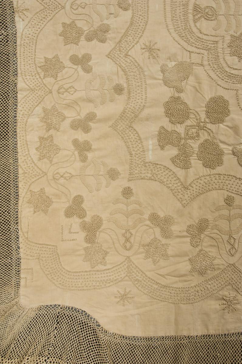 1952.0345.005 Bedcover (detail 3)