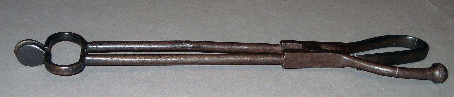 1959.0098 Tongs