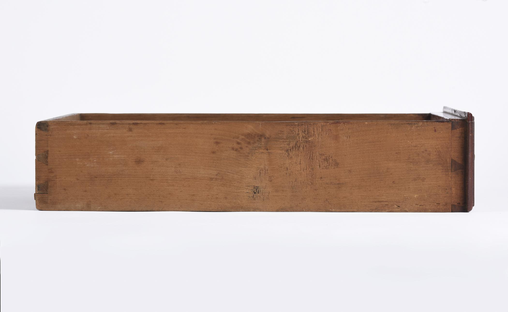 1992.0109 Chest of drawers, detail 11