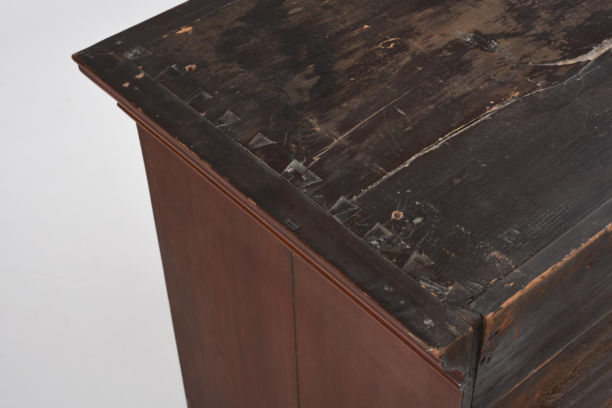1992.0109 Chest of drawers, detail 5