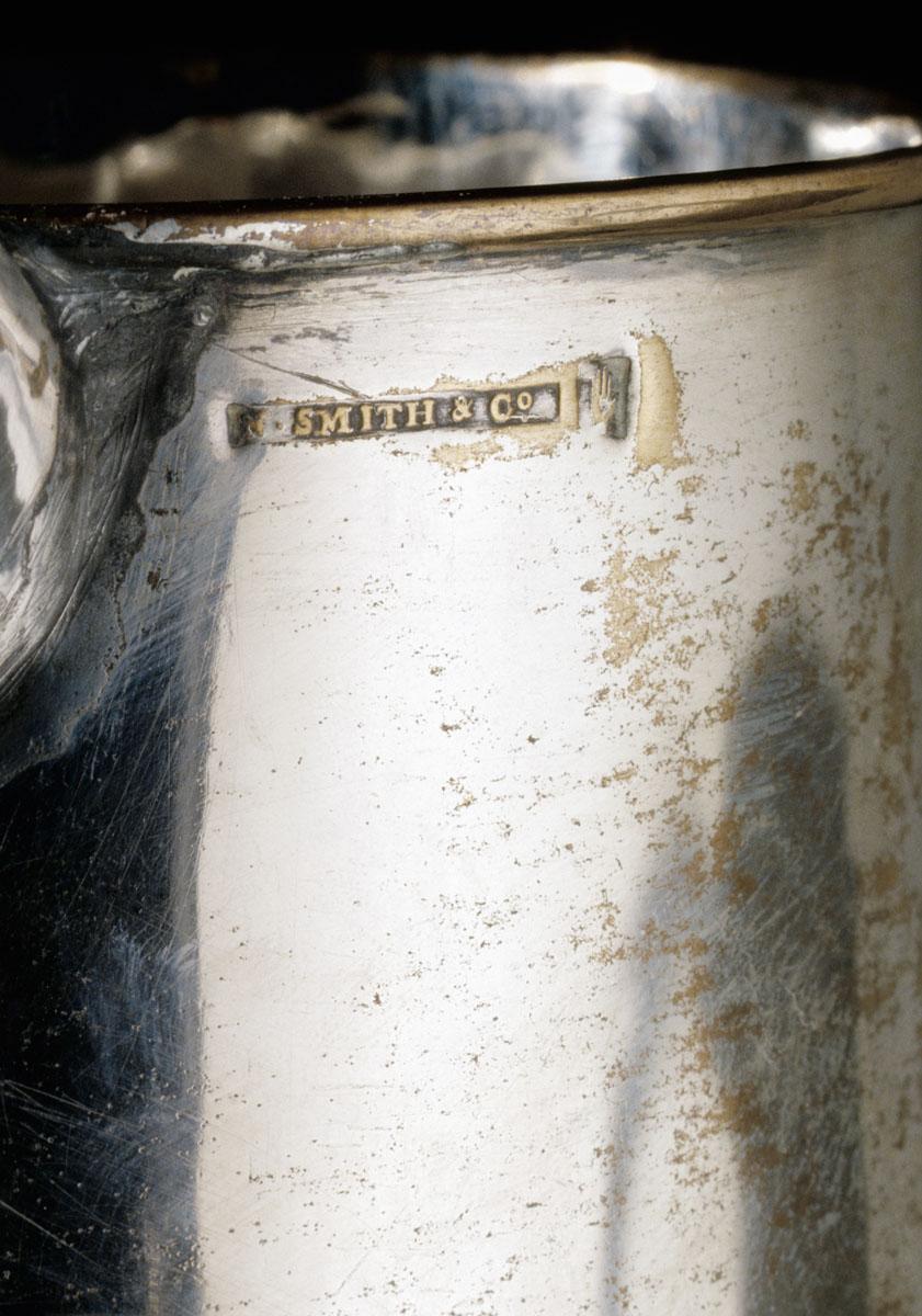 1992.0110 Mug, detail 1
