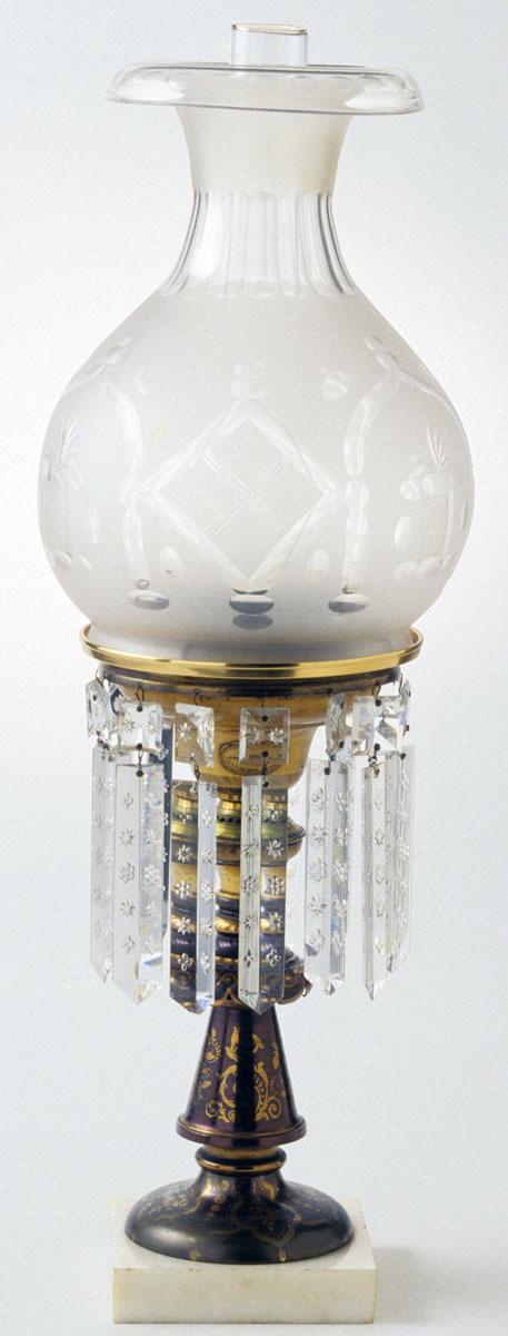 1992.0111 Lamp, with crystal