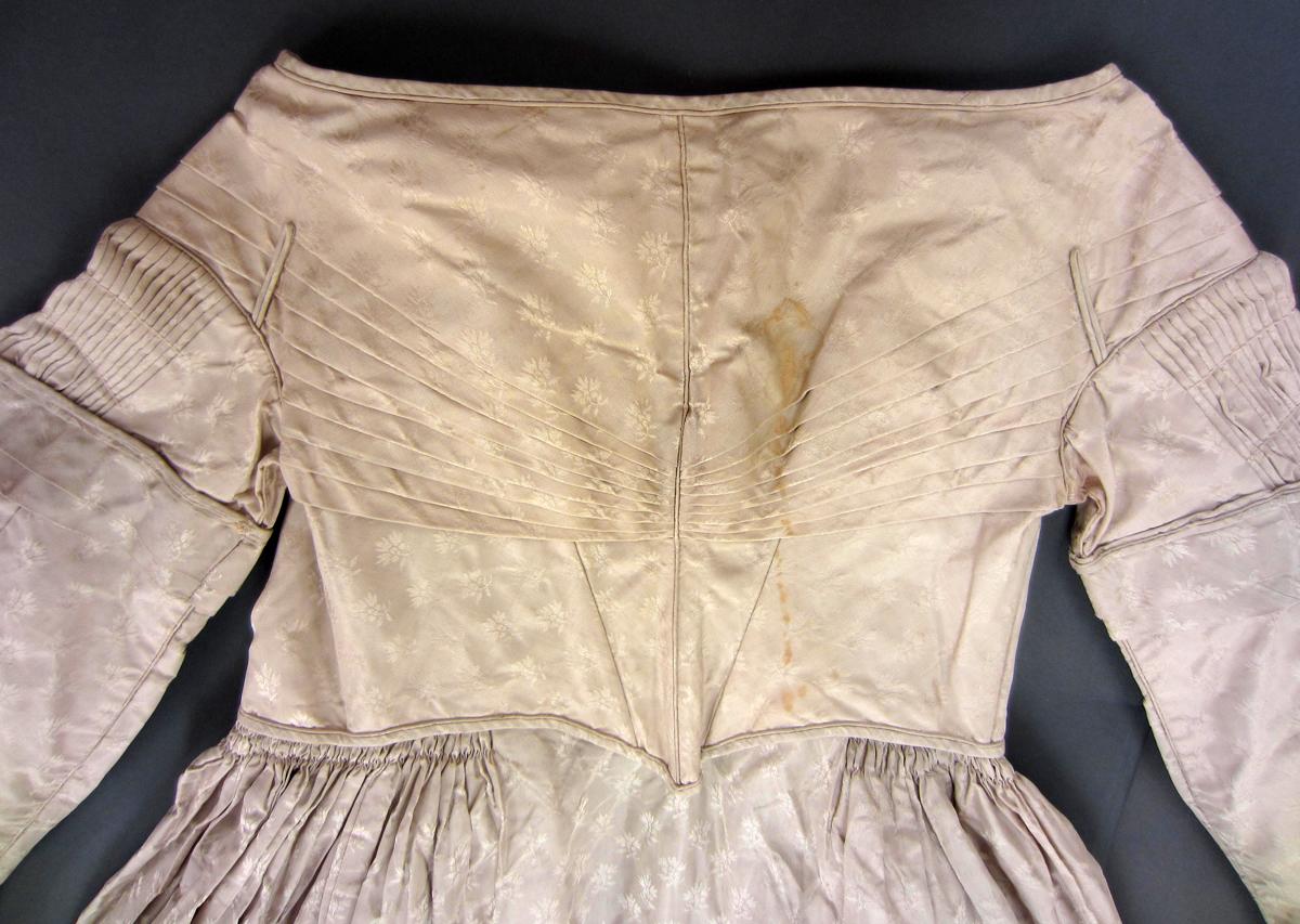 1992.0112 A Dress, Bodice