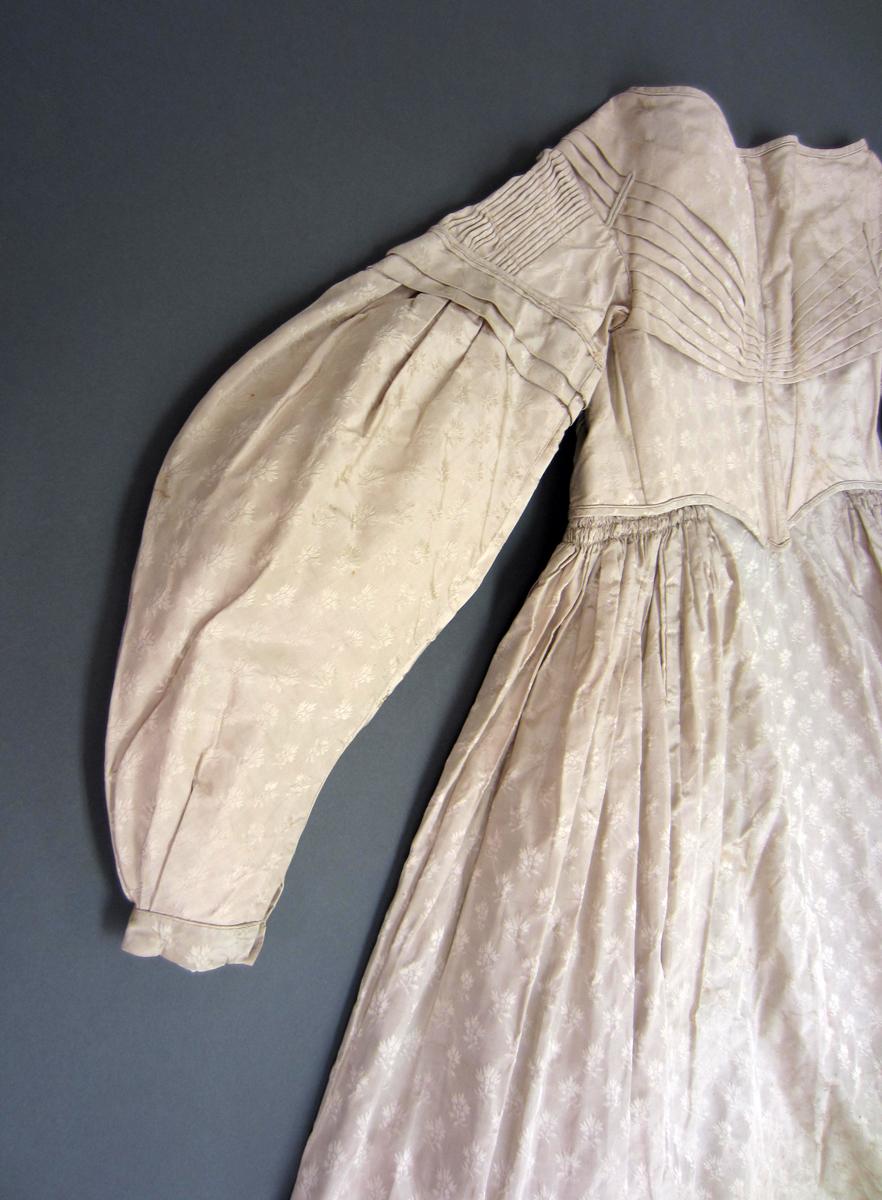 1992.0112 A Dress, Sleeve