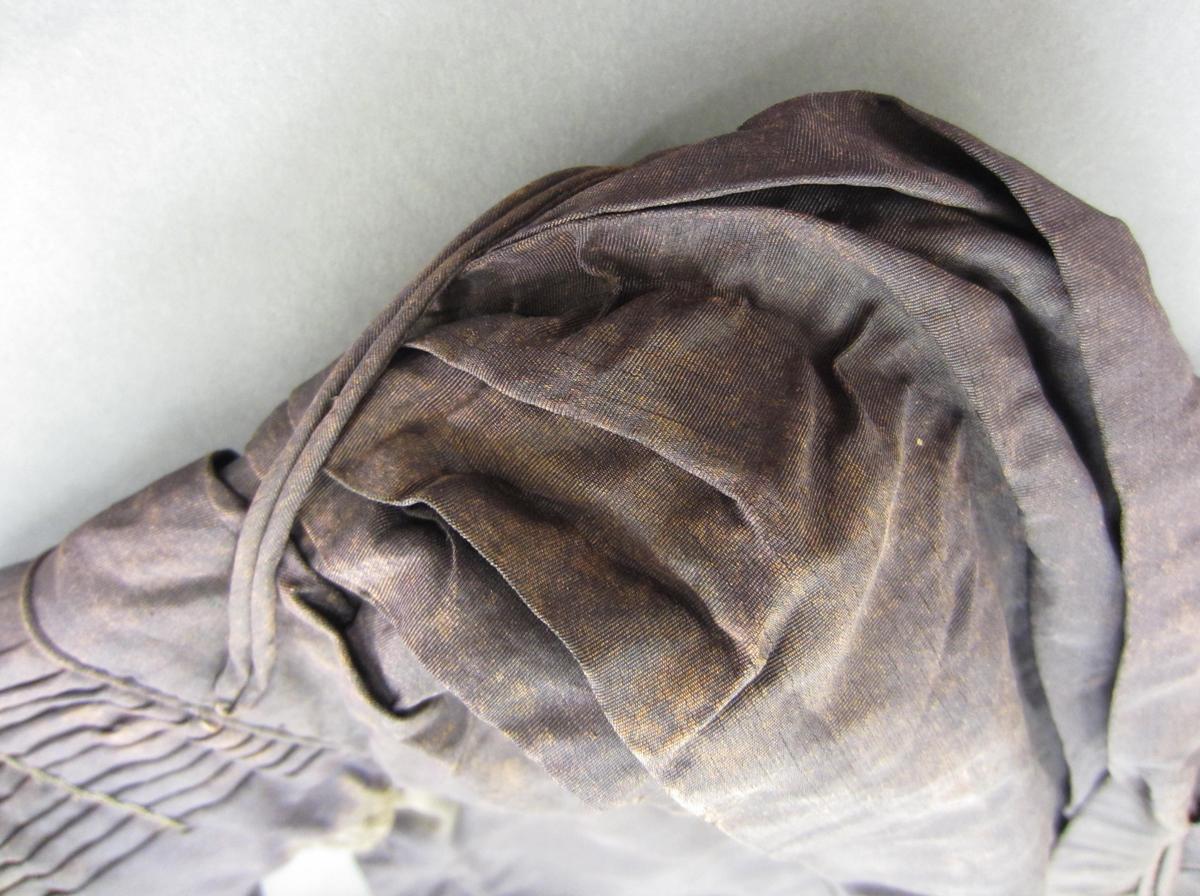 1992.0113 Dress, Detail