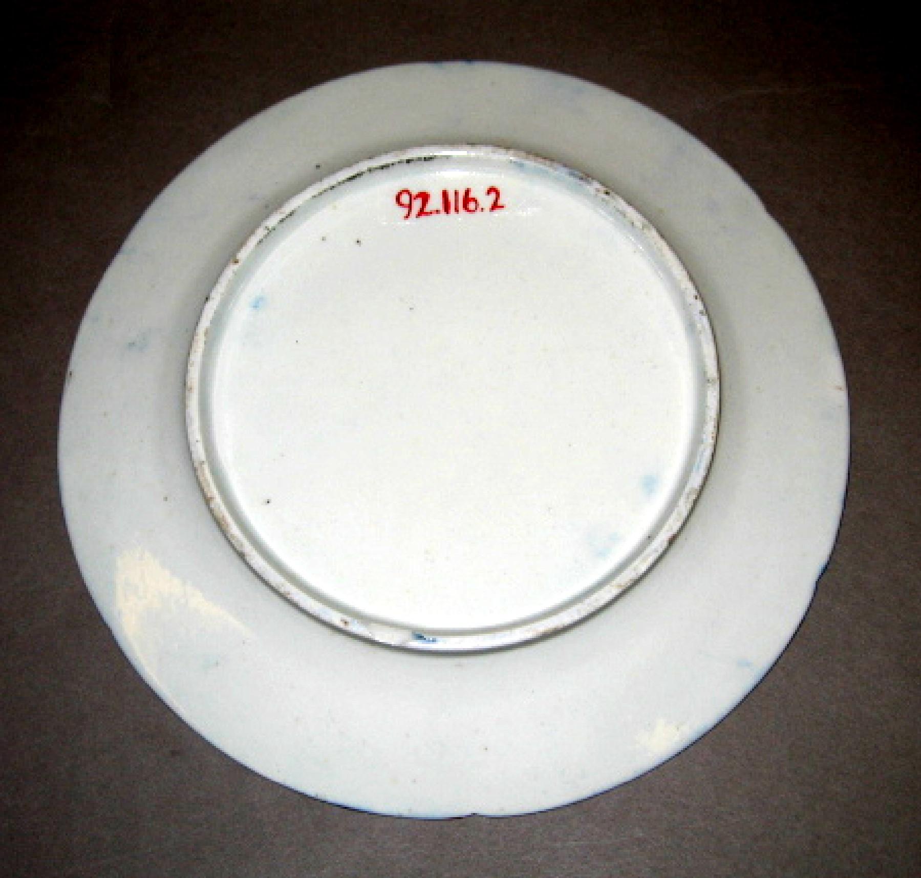 1992.0116.002 Porcelain plate (underside)
