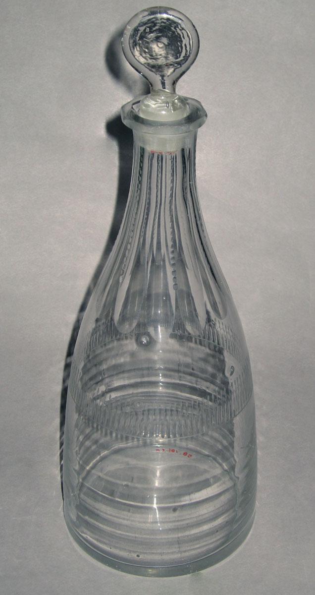 1957.01010.001 A, B Glass decanter