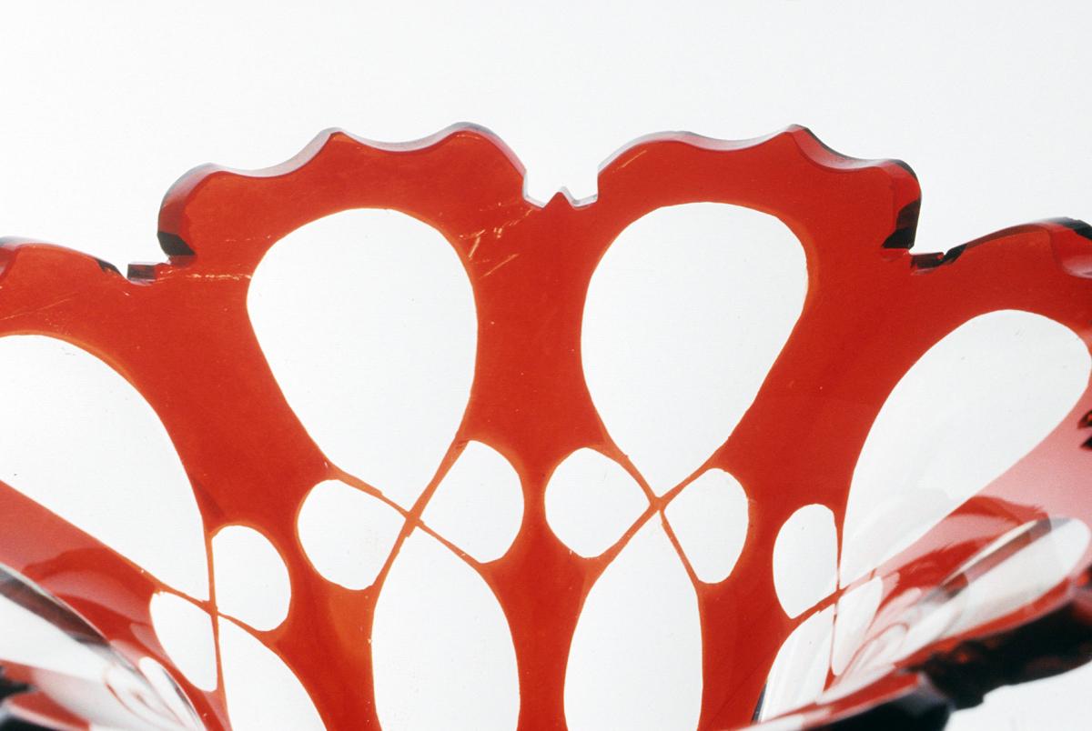 1992.0119.001 Flower Container, Detail 2