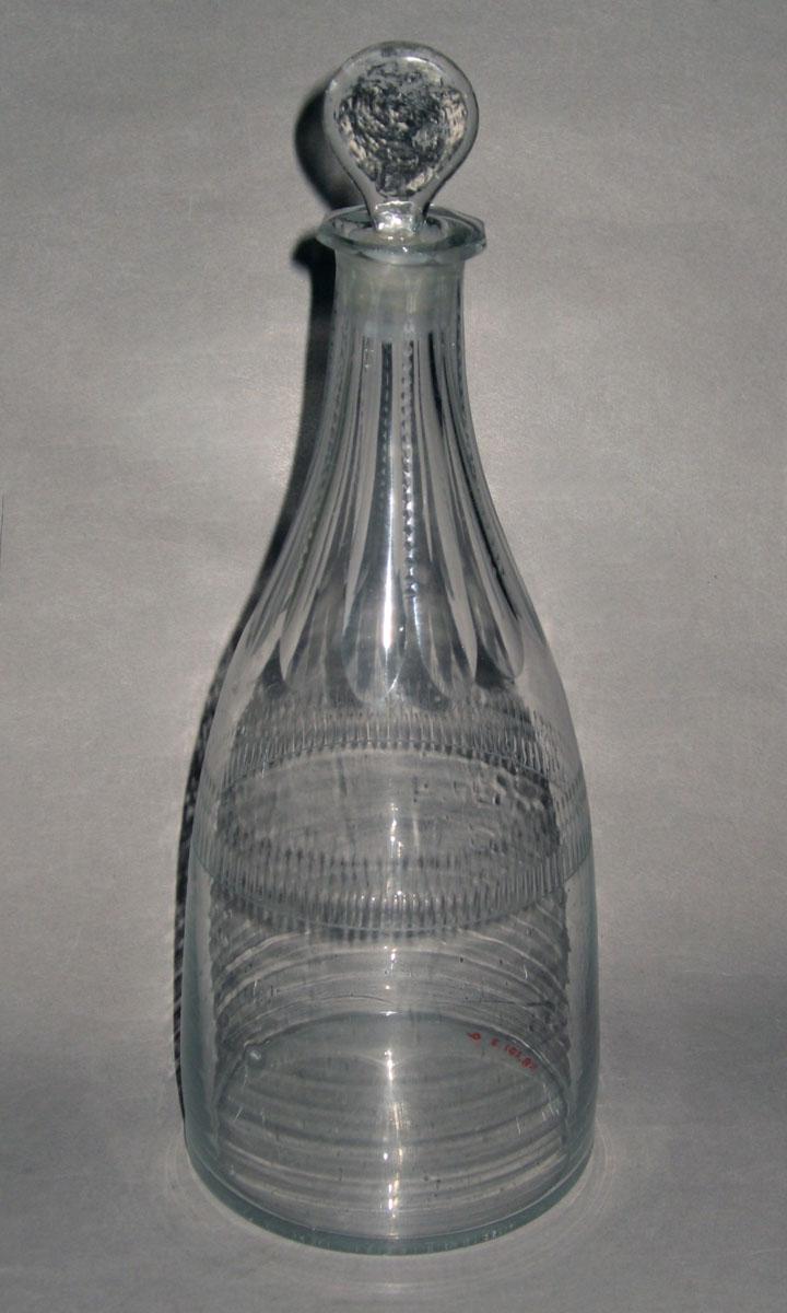 1958.0101.002 A, B Glass decanter