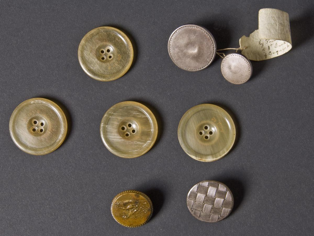 1958.0102.003-.006, .008, .009, .007, .002 Buttons