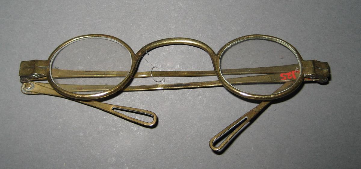 1992.0125 Spectacles