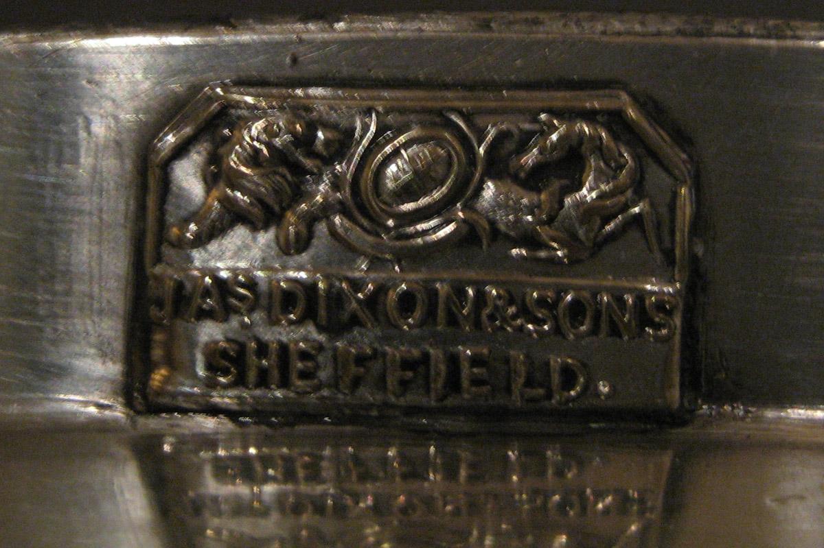 1993.0007 A, B Vegetable dish (mark 18)