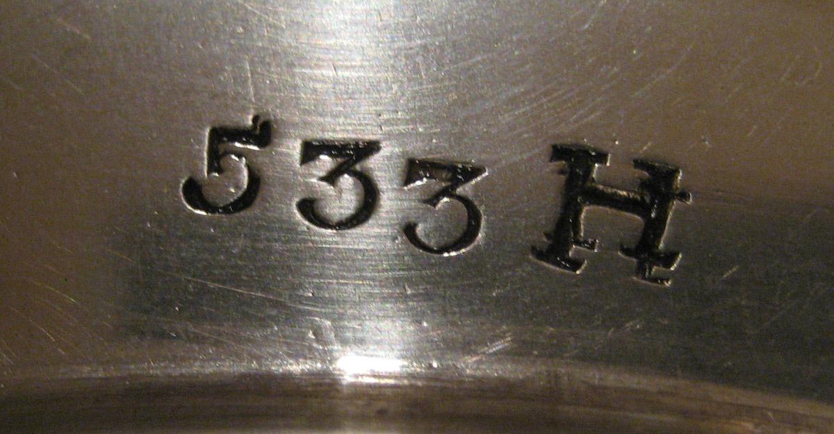 1993.0007 A, B Vegetable dish (mark 11)