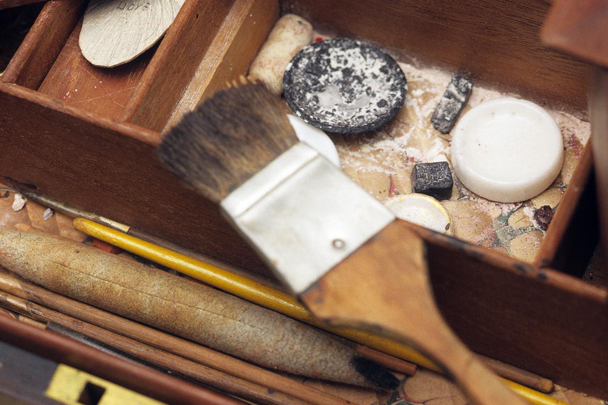 1993.0012 Artist Box, Detail 4