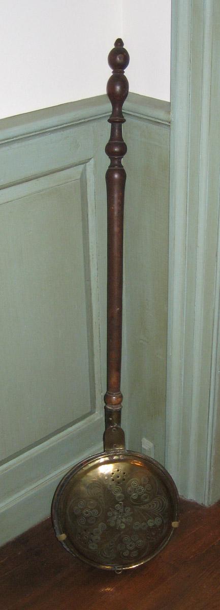 1993.0041 Warming pan