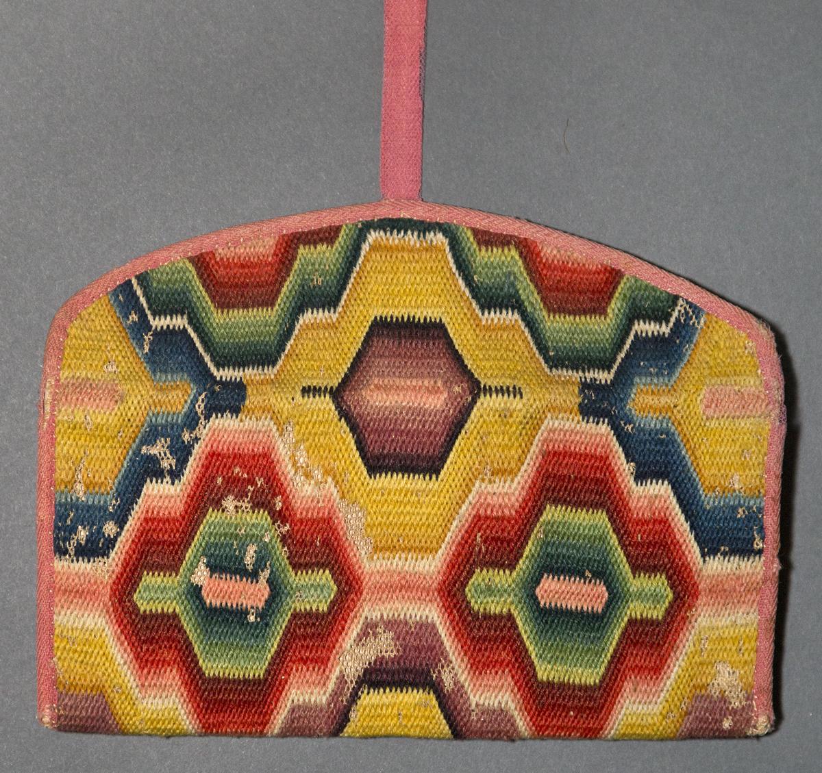 1993.0045 Pocketbook, Pattern
