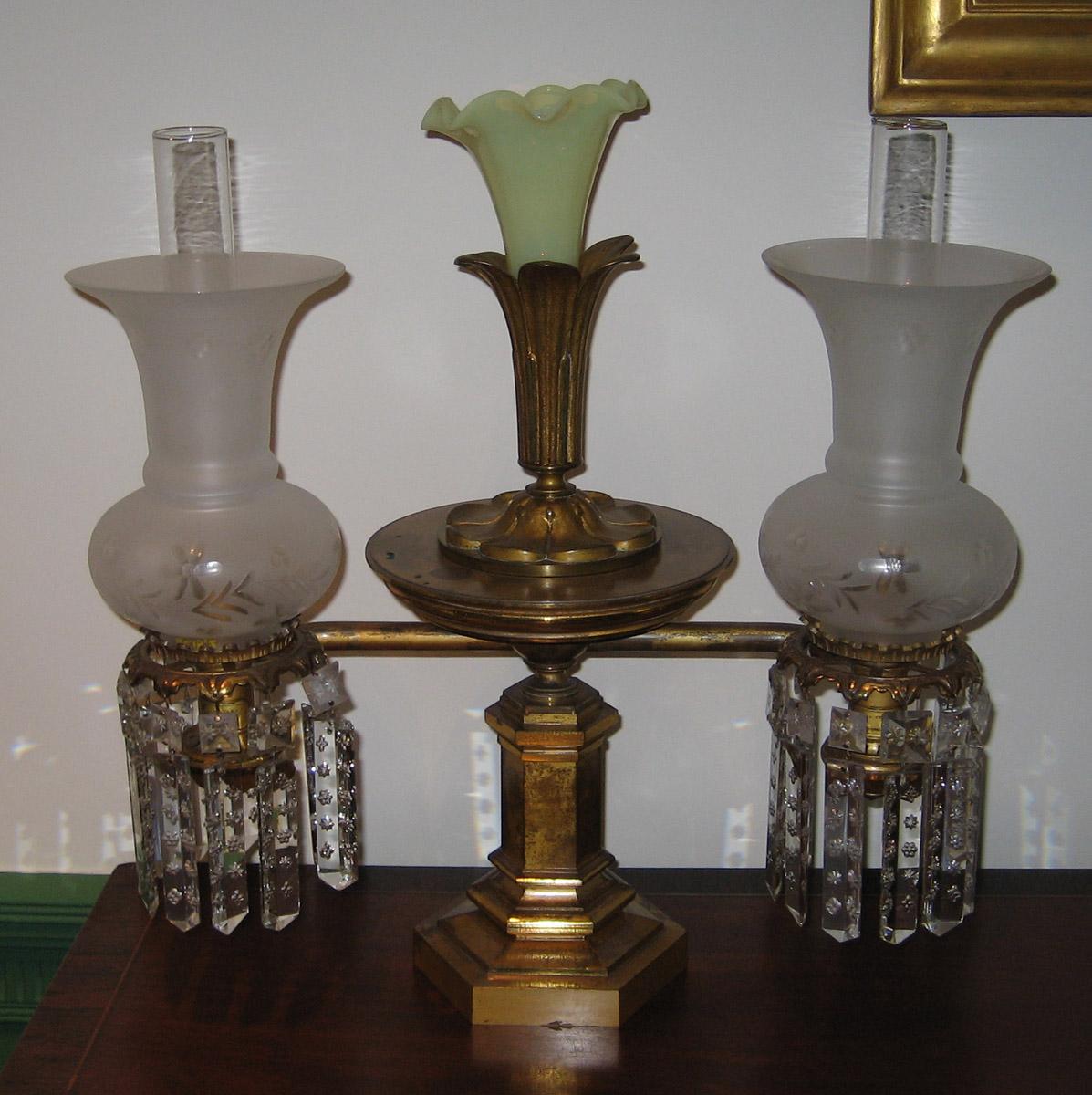 1985.0001.002 A-F Lamp