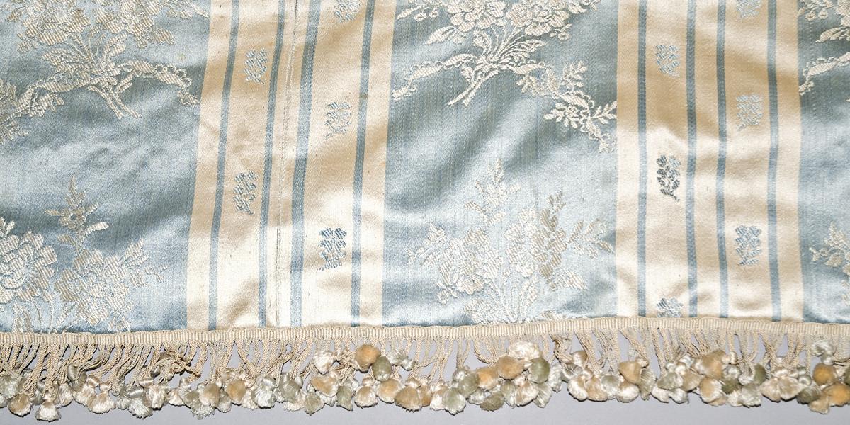 1952.0346.001 C Bed hanging, valance detail