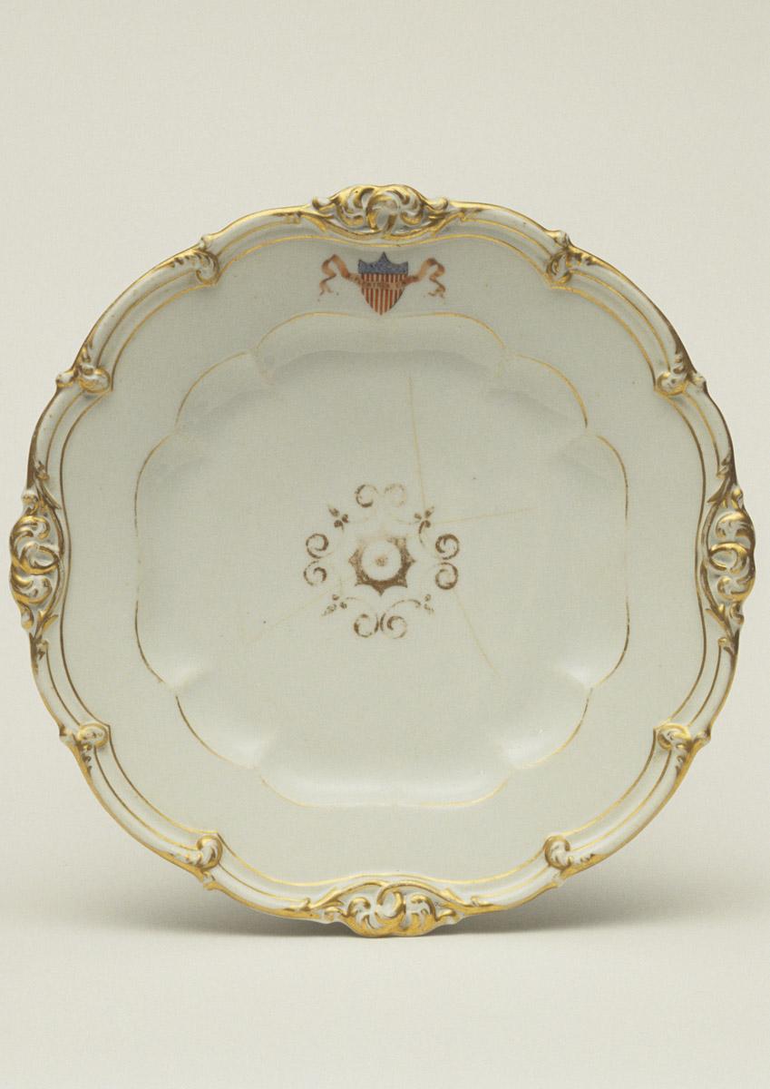 1993.0075 Honoré porcelain plate