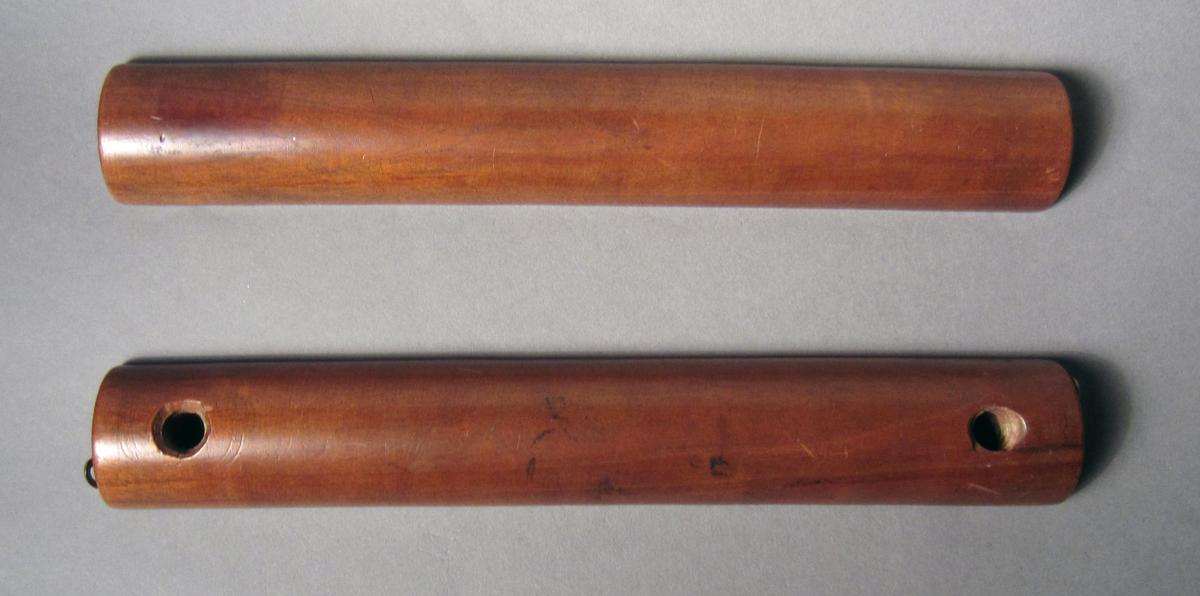 1993.0090 A-B Purse stretcher, Underside
