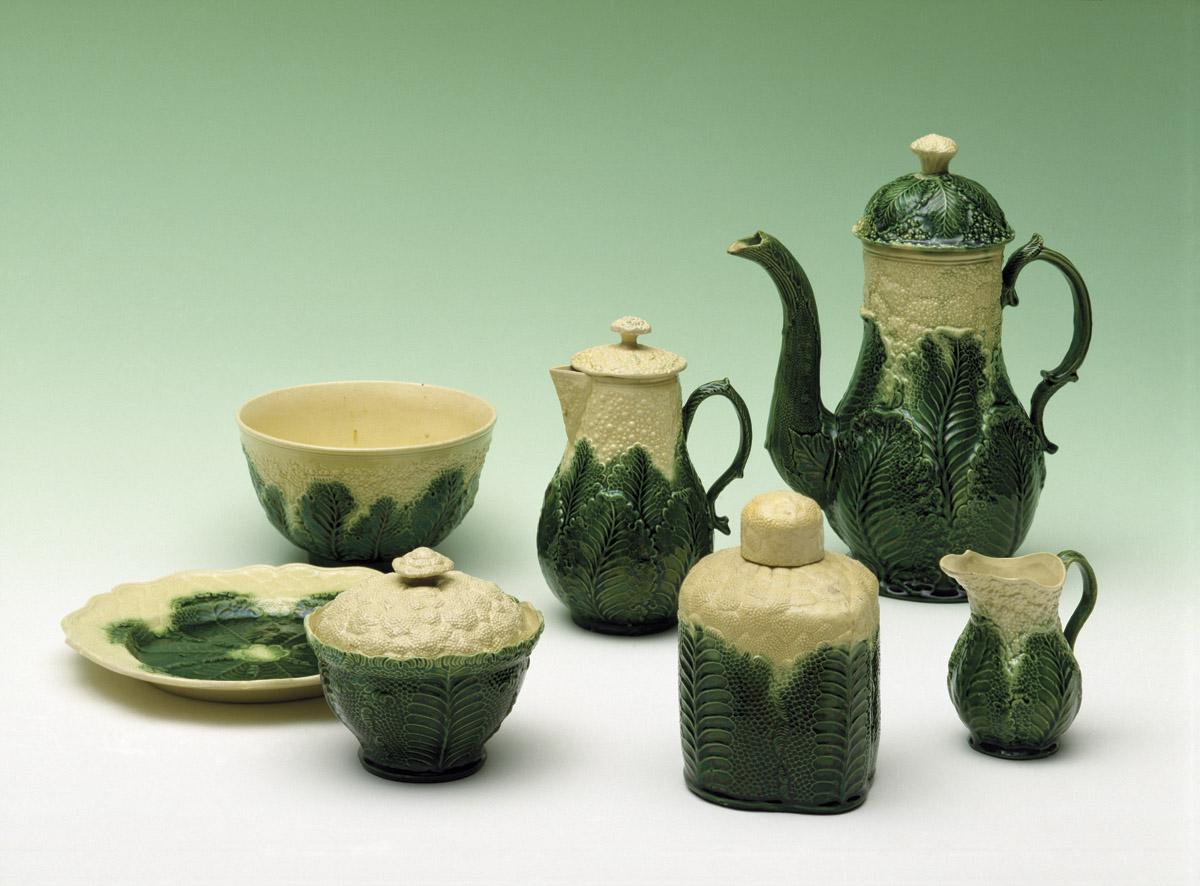 1993.0072,.0073,.0074,.0085,.0096,.0097, 1994.0036 Tea Set