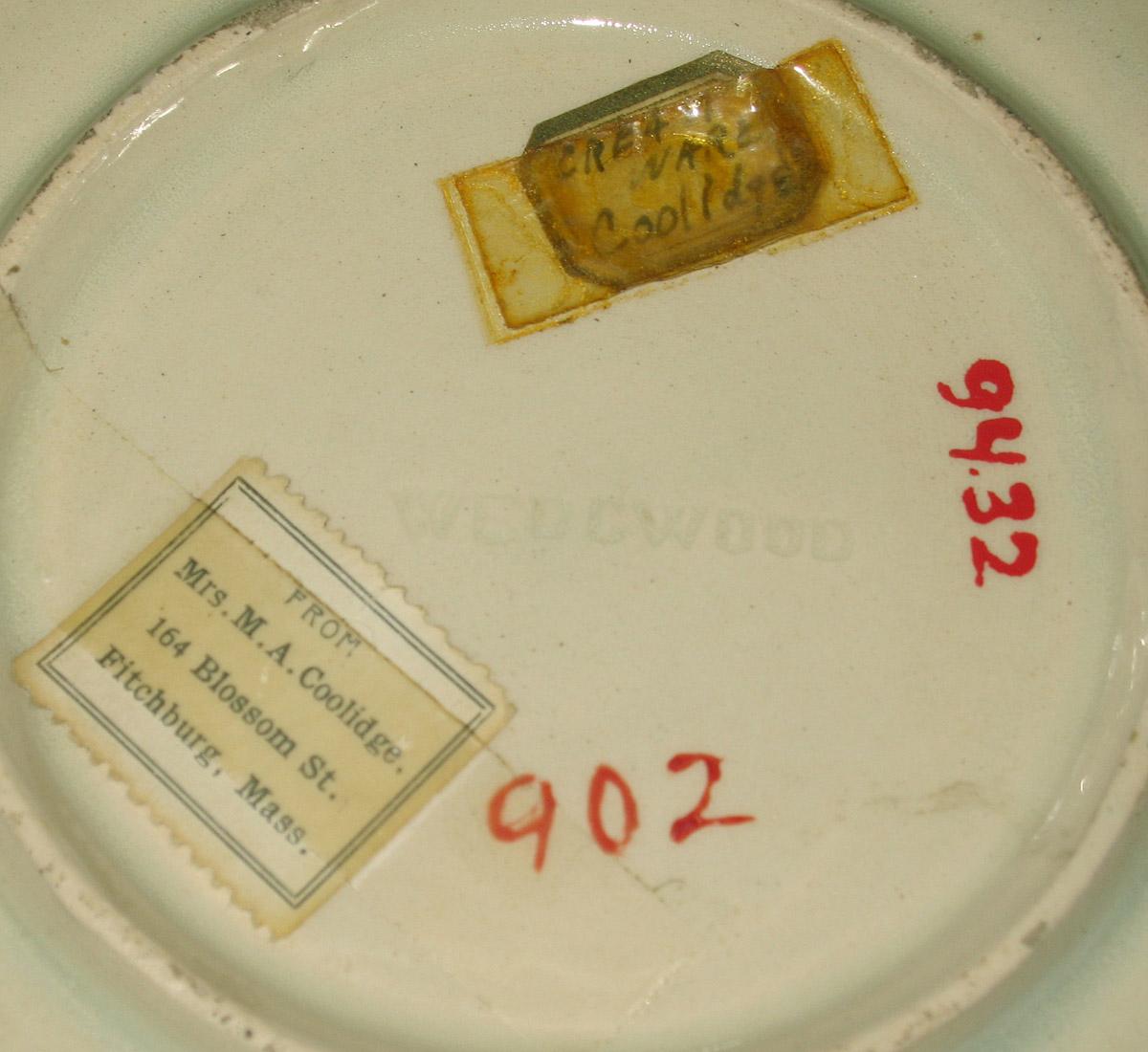 1994.0032 Creamware dish (underside)