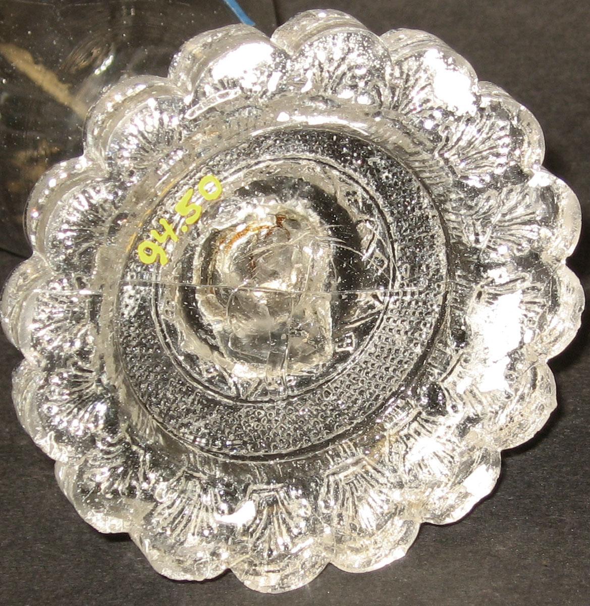 1994.0050 Glass oil lamp (underside)