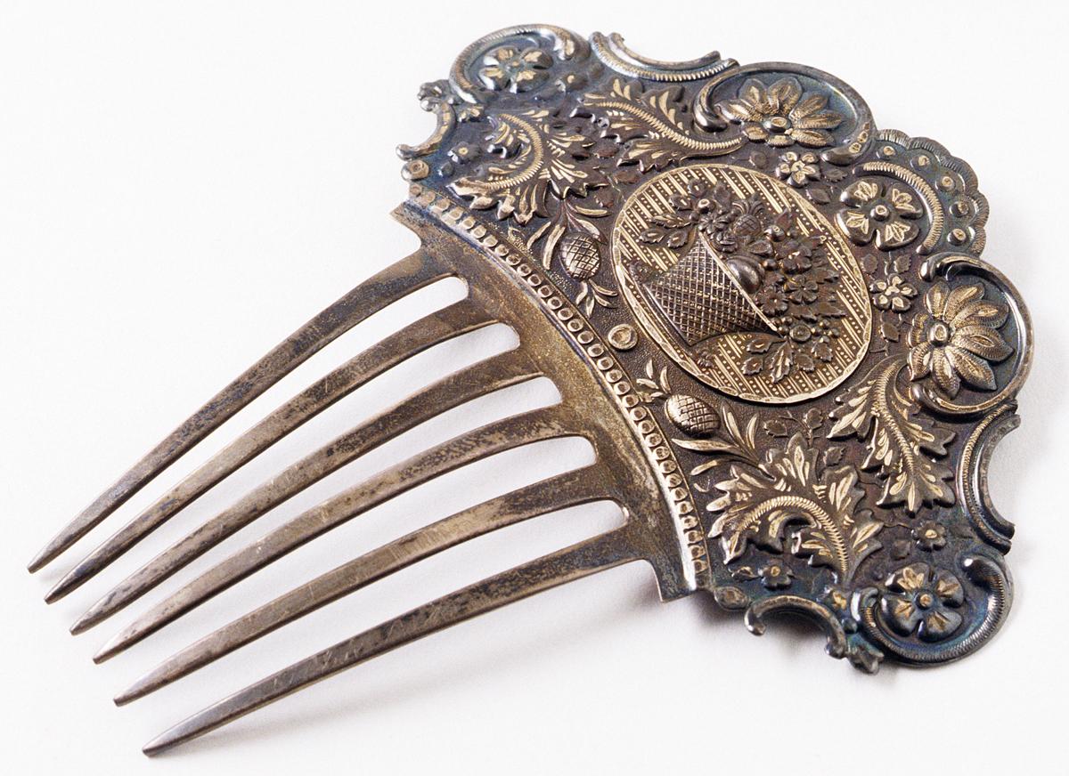 1994.0054 Hair Comb (1994)