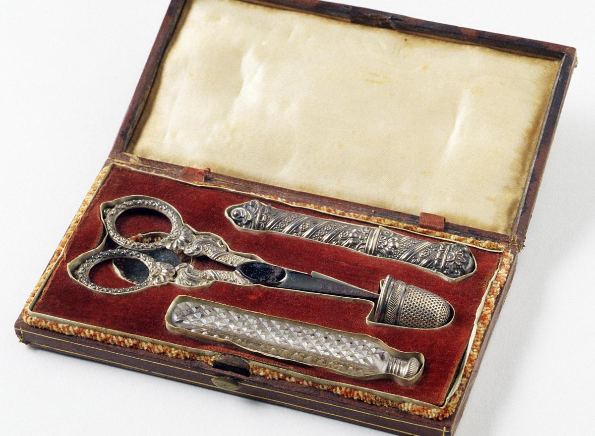 1994.0059 A-G Sewing Case