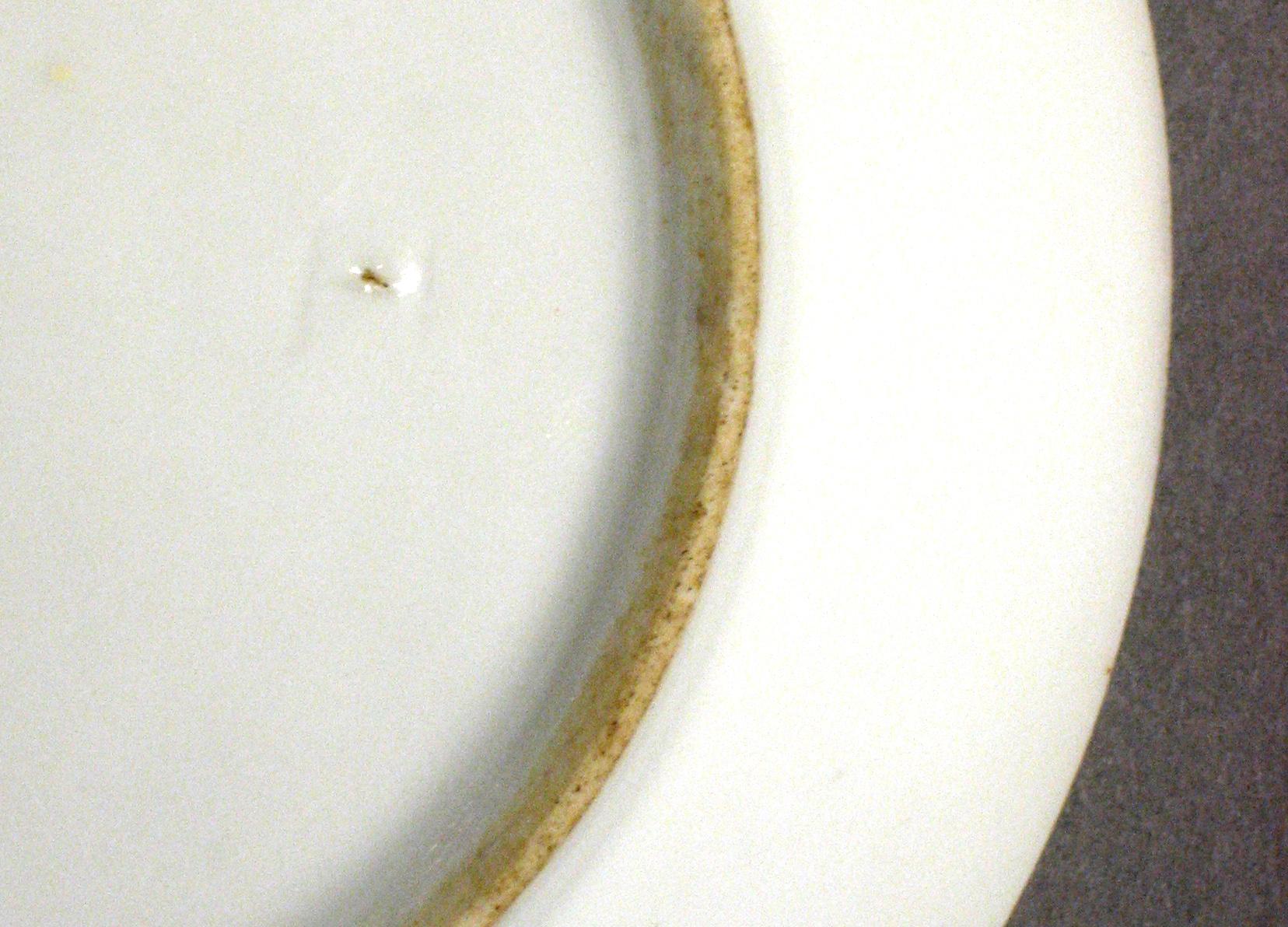 1994.0076b Saucer (mark)
