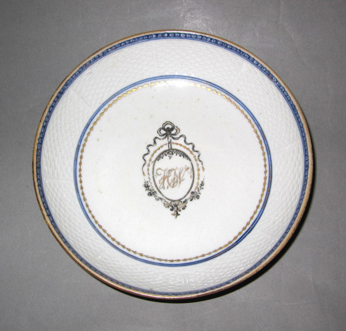 1994.0093.001 B Porcelain saucer