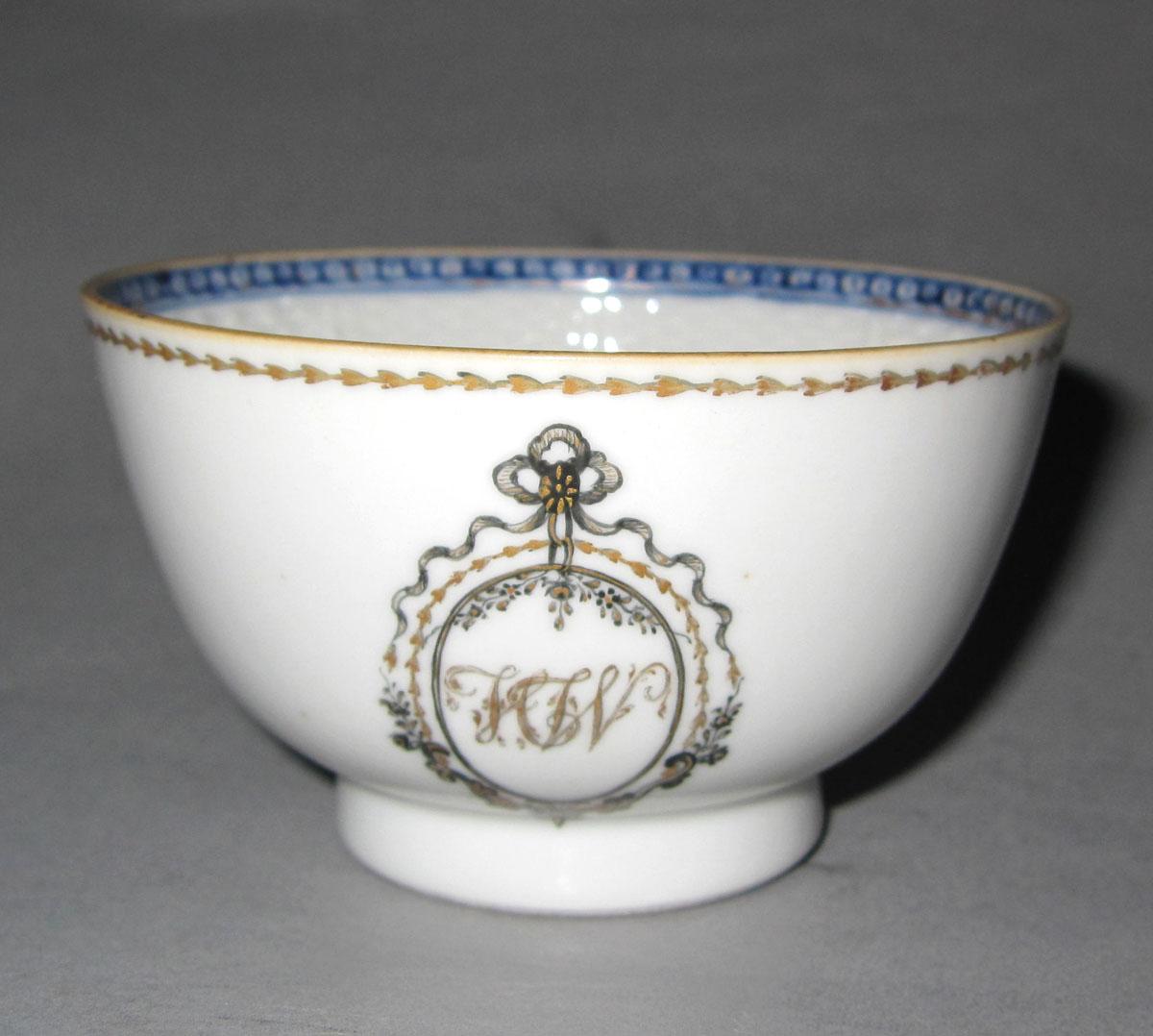 1994.0093.002 A Porcelain teabowl