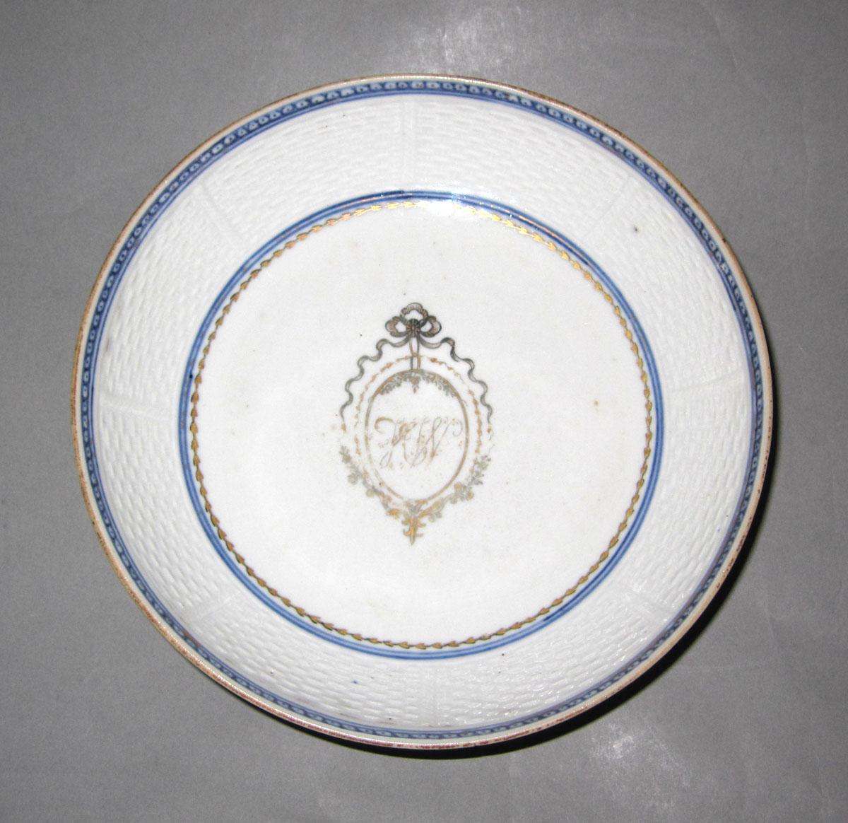1994.0093.002 B Porcelain saucer