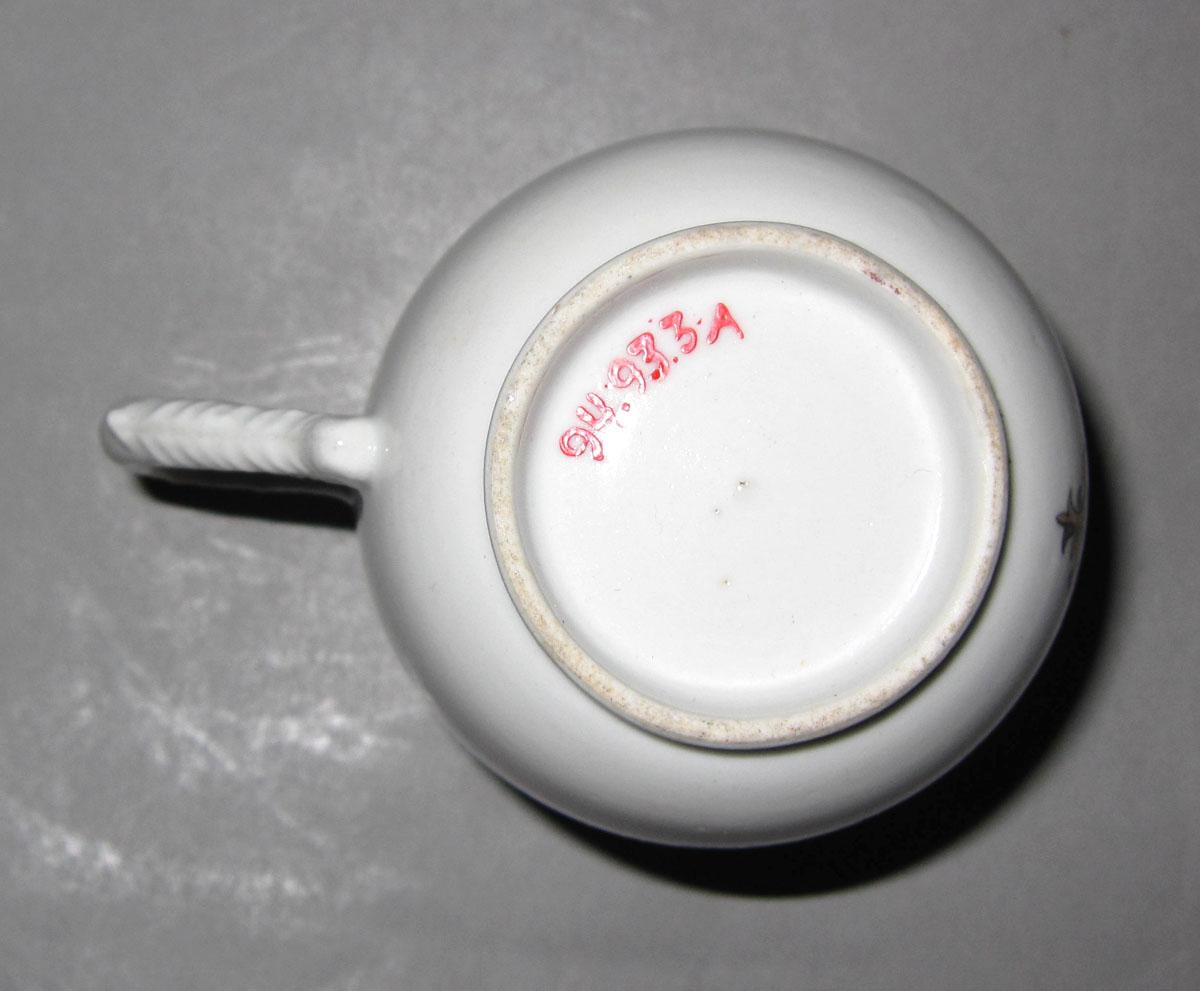 1994.0093.003 A Porcelain coffee cup underside