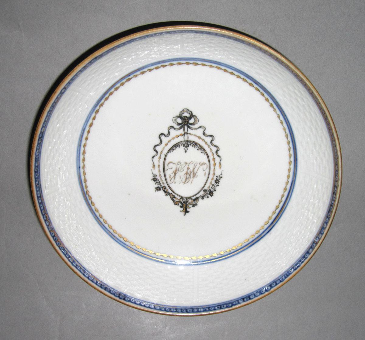 1994.0093.003 B Porcelain saucer