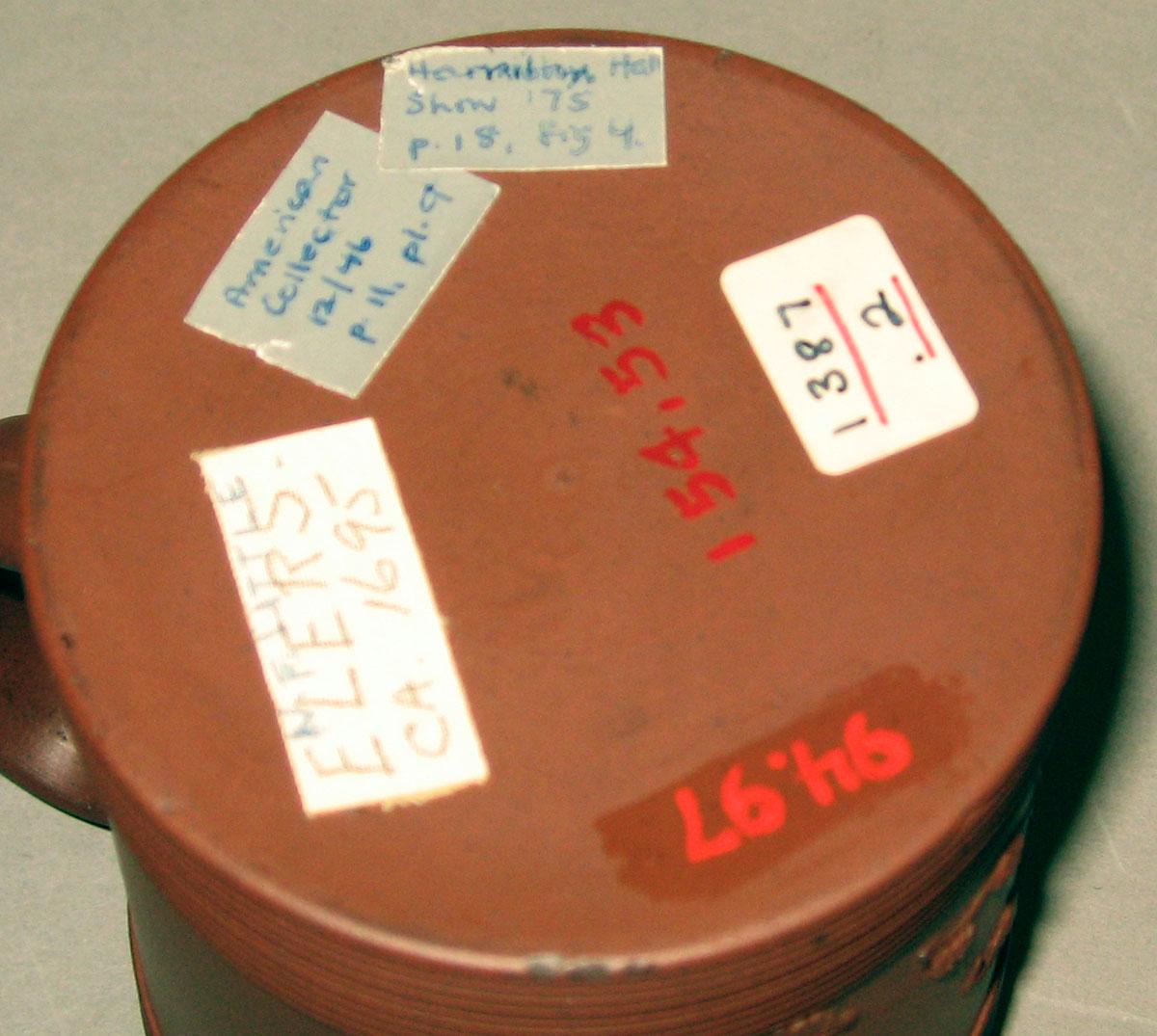 1994.0097 Redware mug (underside)