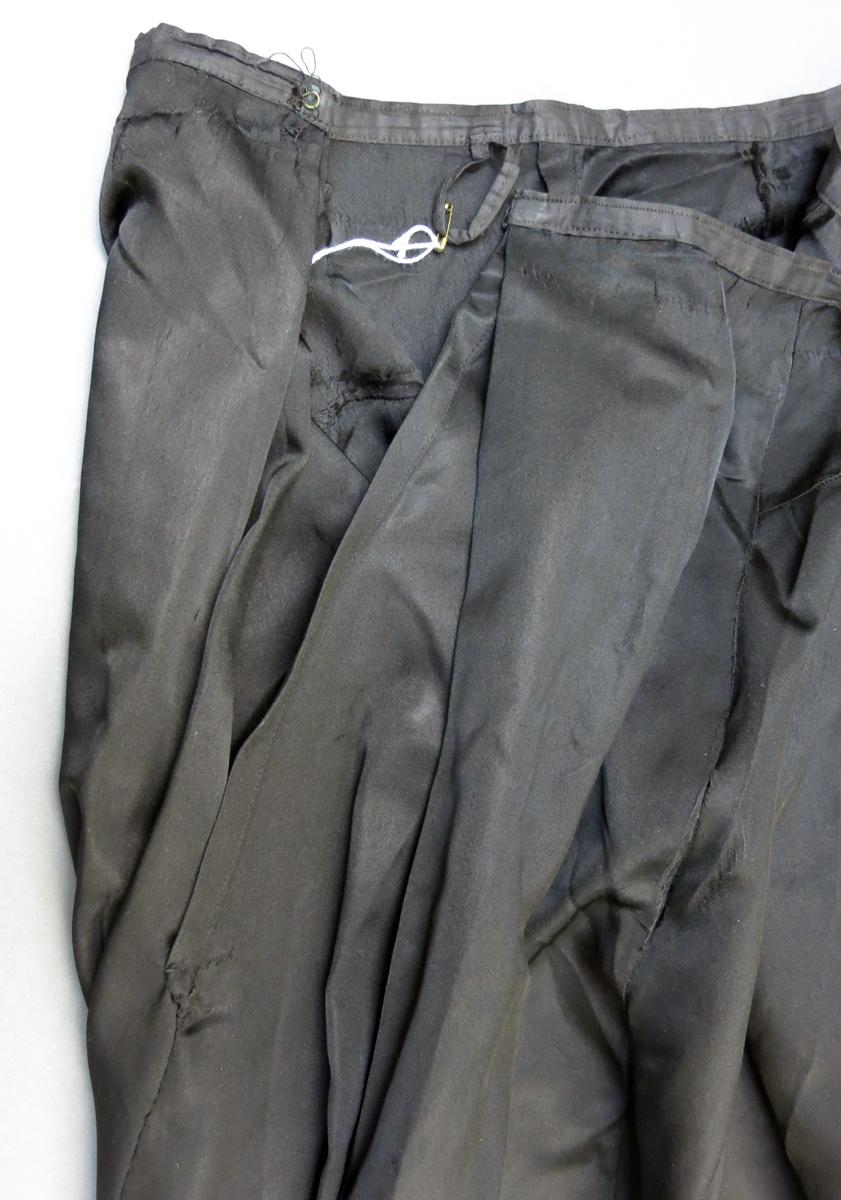 1994.0107.015 Petticoat, Side