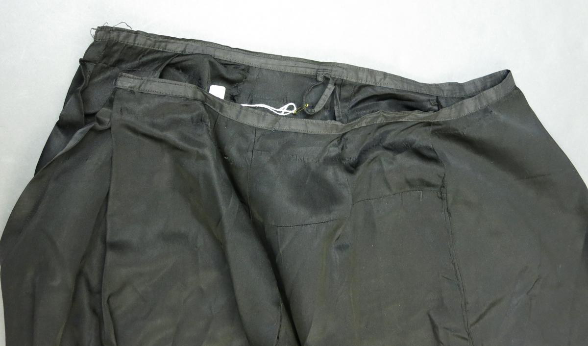 1994.0107.015 Petticoat, Waist