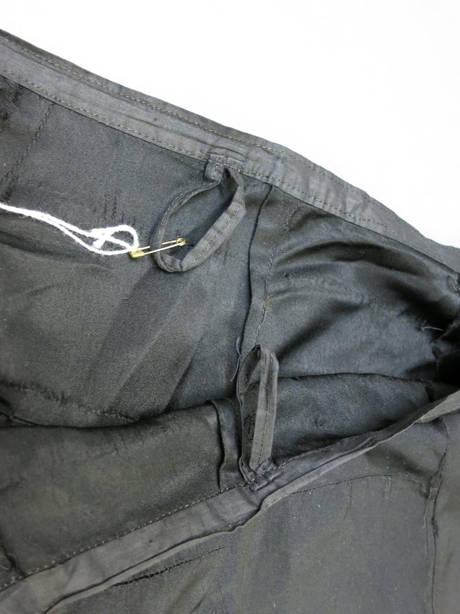 1994.0107.015 Petticoat, Loops