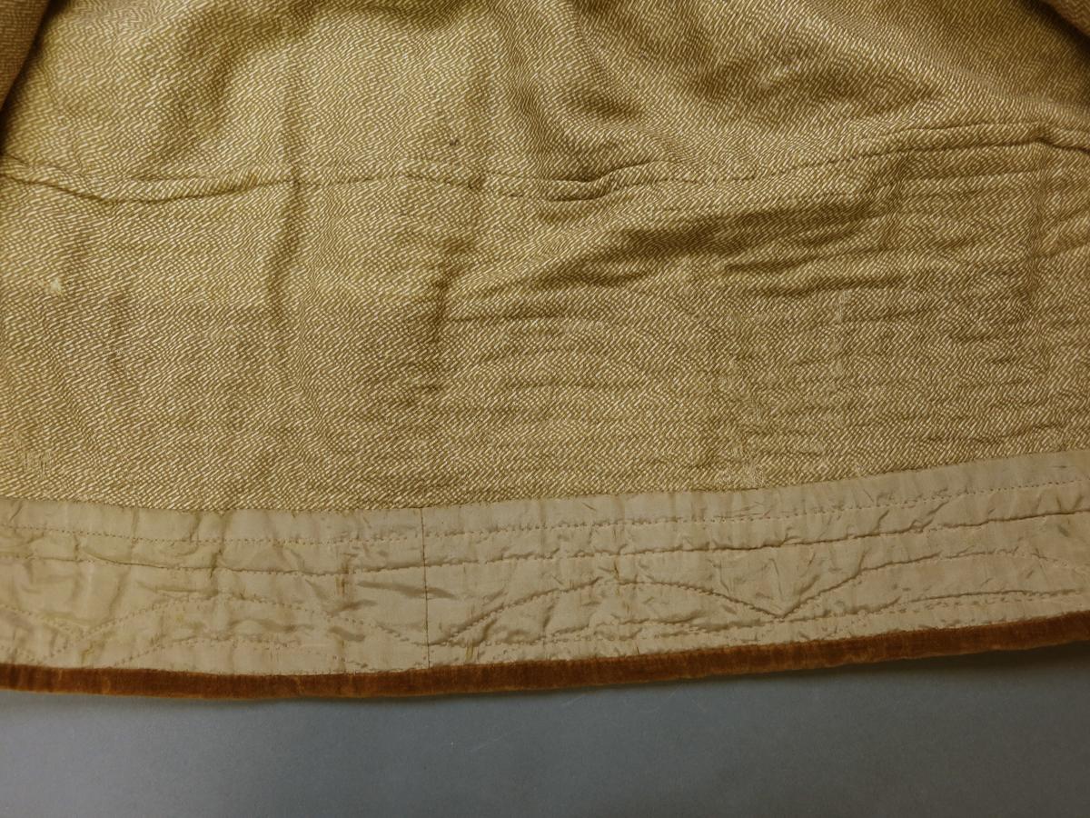 1994.0107.017 Petticoat, Hem
