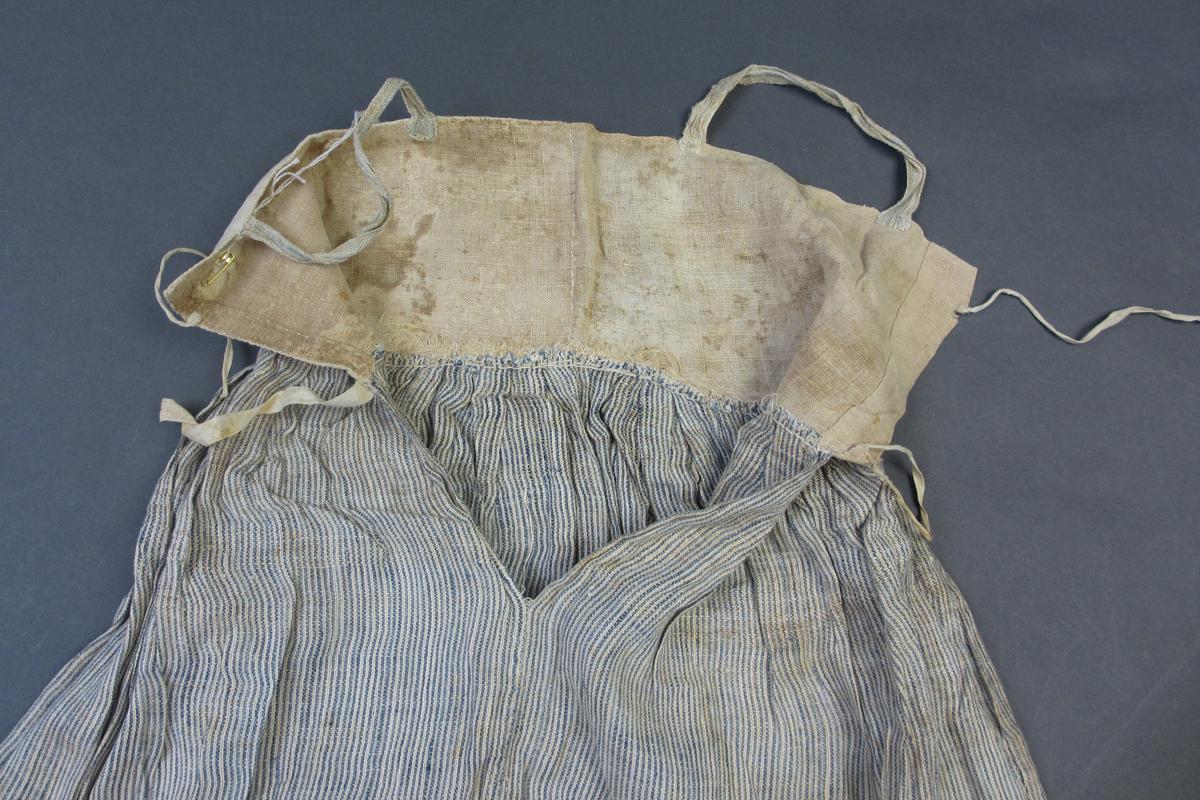 1994.0107.027 Dress, Interior