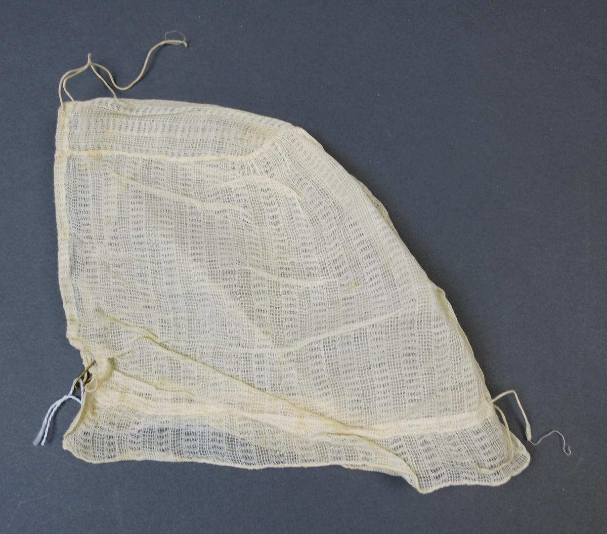 1994.0107.033 Bonnet, View 2