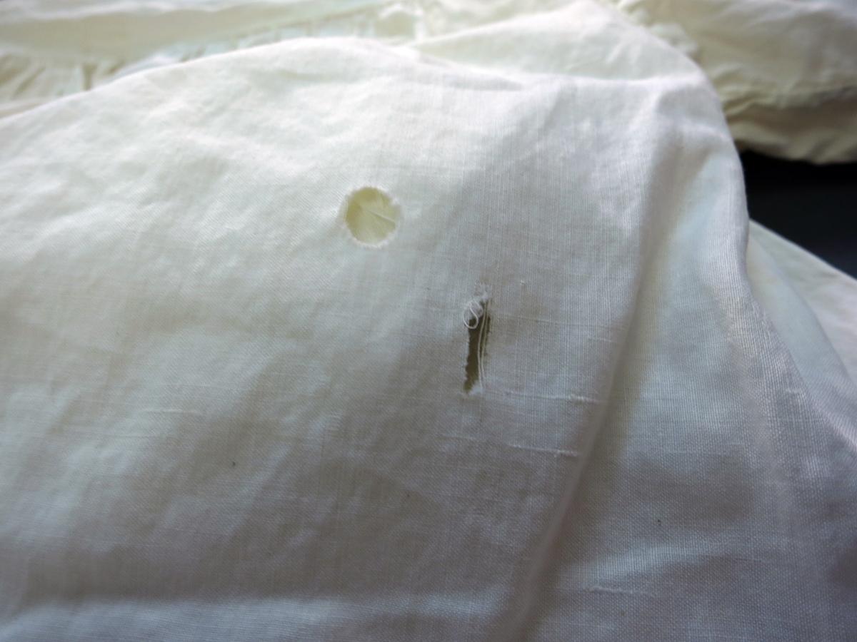 1994.0107.041 Dress, Holes