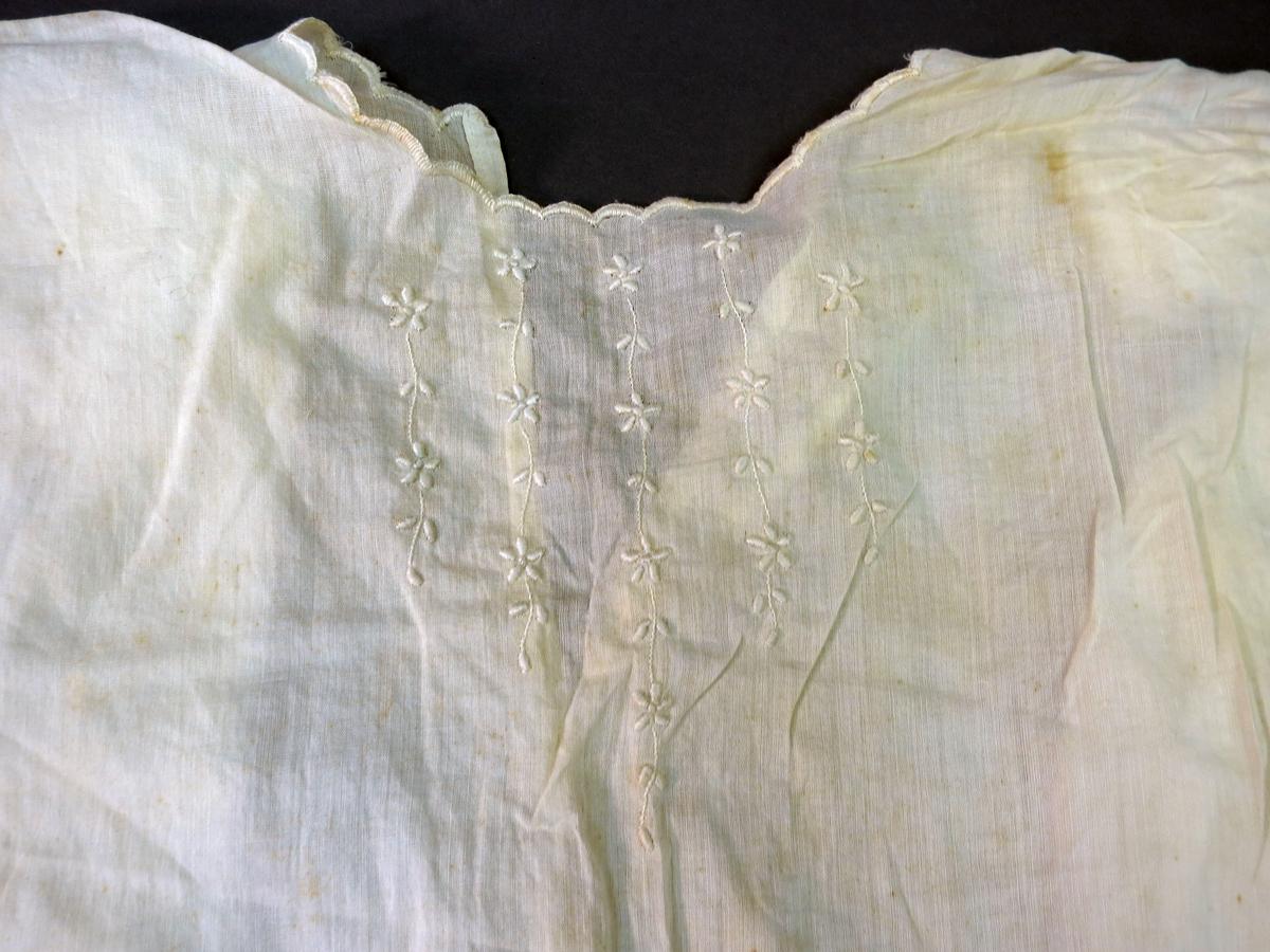 1994.0107.044 Dress, Embroidery